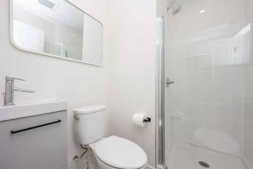 408 Greenbriar Common Nw, Calgary, AB - Indoor Photo Showing Bathroom
