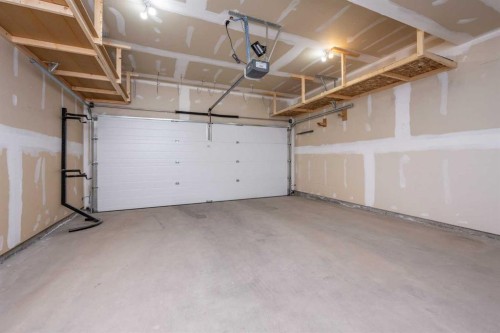 408 Greenbriar Common Nw, Calgary, AB - Indoor Photo Showing Garage