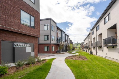 408 Greenbriar Common Nw, Calgary, AB - Outdoor