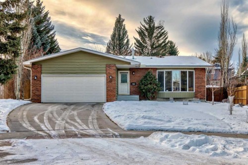 111 Oakside Road Sw, Calgary, AB - Outdoor
