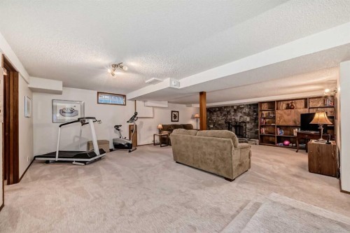 111 Oakside Road Sw, Calgary, AB - Indoor