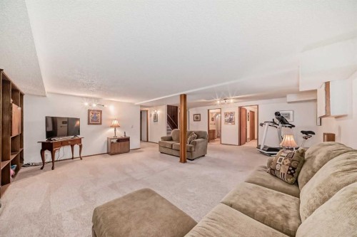 111 Oakside Road Sw, Calgary, AB - Indoor