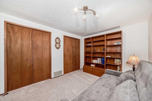 111 Oakside Road Sw, Calgary, AB - Indoor