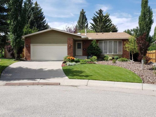 111 Oakside Road Sw, Calgary, AB - Outdoor