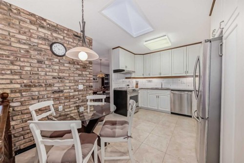 111 Oakside Road Sw, Calgary, AB - Indoor