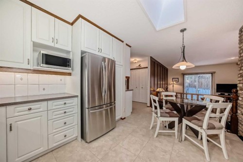 111 Oakside Road Sw, Calgary, AB - Indoor