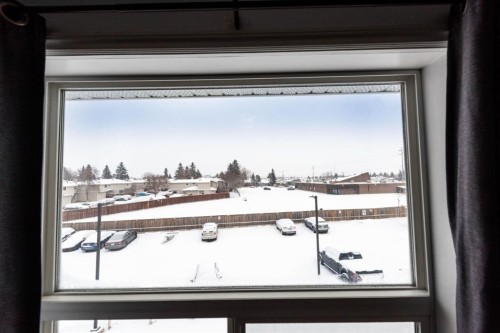 304-5555 Falsbridge Drive Ne, Calgary, AB - Indoor