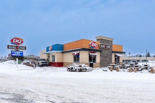 304-5555 Falsbridge Drive Ne, Calgary, AB - Outdoor