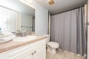 304-5555 Falsbridge Drive Ne, Calgary, AB  - Indoor Photo Showing Bathroom 