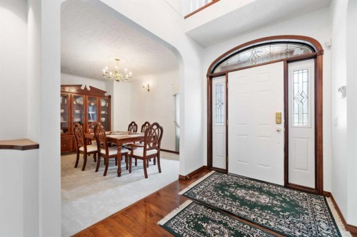 1600 Evergreen Hill Sw, Calgary, AB - Indoor Photo Showing Other Room