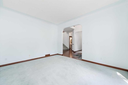 1600 Evergreen Hill Sw, Calgary, AB - Indoor Photo Showing Other Room