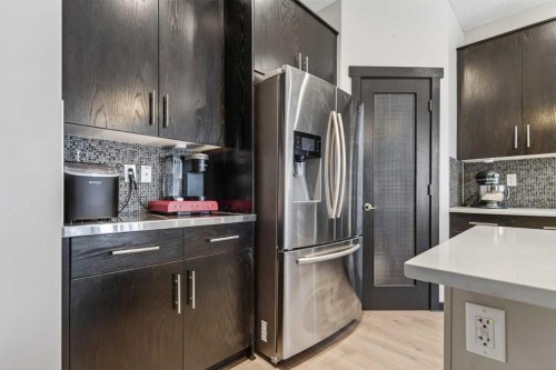 139 Elgin Terrace Se, Calgary, AB - Indoor Photo Showing Kitchen