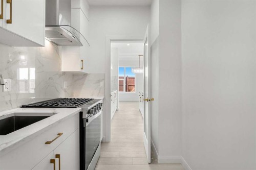 94 Cornerbrook Crescent Ne, Calgary, AB 