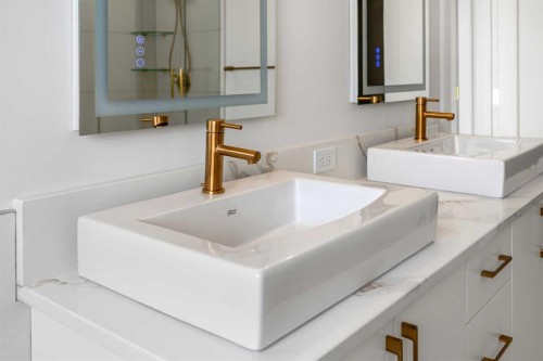 94 Cornerbrook Crescent Ne, Calgary, AB 