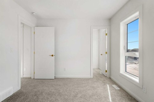 94 Cornerbrook Crescent Ne, Calgary, AB 