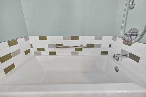 417 Frederick Avenue West, Standard, AB - Indoor Photo Showing Bathroom