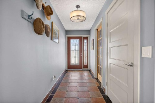 417 Frederick Avenue West, Standard, AB - Indoor Photo Showing Other Room