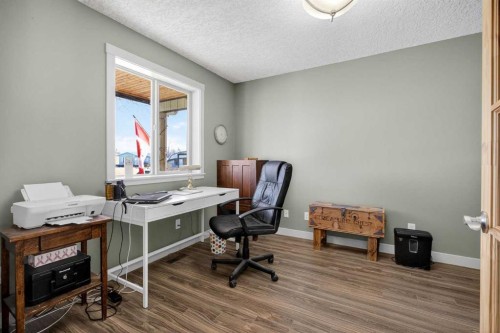 417 Frederick Avenue West, Standard, AB - Indoor Photo Showing Office