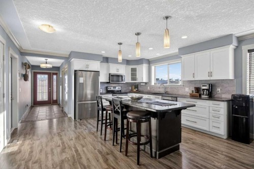 417 Frederick Avenue West, Standard, AB - Indoor Photo Showing Kitchen With Stainless Steel Kitchen With Upgraded Kitchen