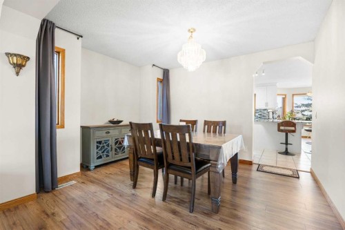 220 Edgeridge Gardens Nw, Calgary, AB 