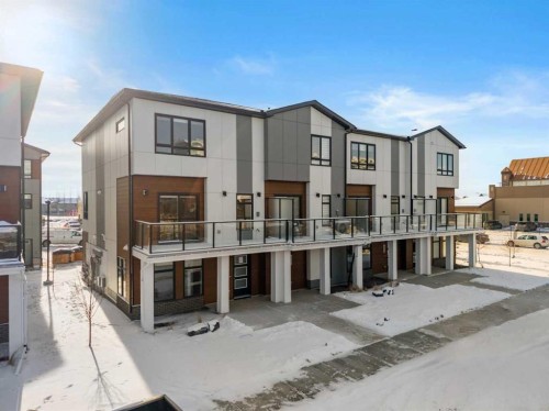 8341 8 Avenue Sw, Calgary, AB - Outdoor