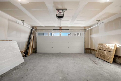 8341 8 Avenue Sw, Calgary, AB - Indoor Photo Showing Garage