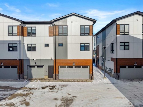 8341 8 Avenue Sw, Calgary, AB - Outdoor