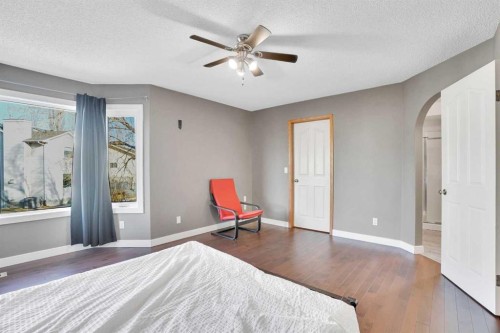 157 Riverview Park, Calgary, AB - Indoor Photo Showing Bedroom