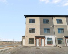 208-156 Park Street  Cochrane, AB T4C 2B8