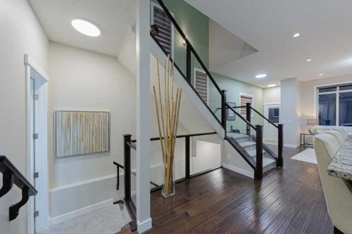 462 23 Avenue Nw, Calgary, AB - Indoor Photo Showing Other Room