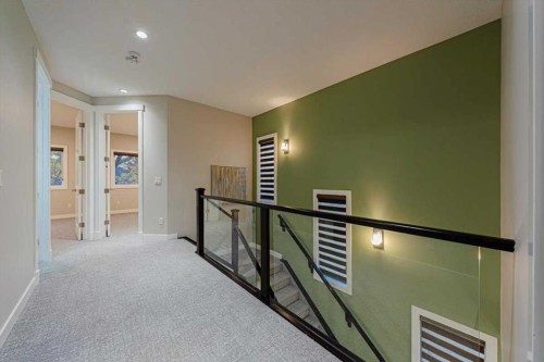 462 23 Avenue Nw, Calgary, AB - Indoor Photo Showing Other Room