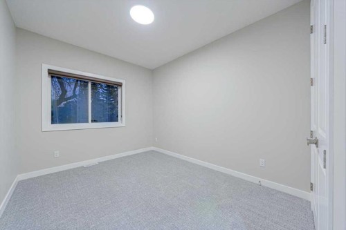 462 23 Avenue Nw, Calgary, AB - Indoor Photo Showing Other Room