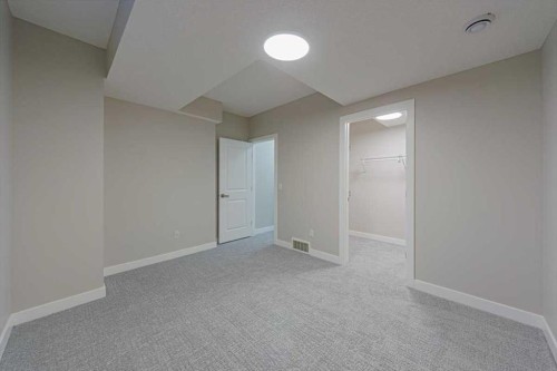 462 23 Avenue Nw, Calgary, AB - Indoor Photo Showing Other Room