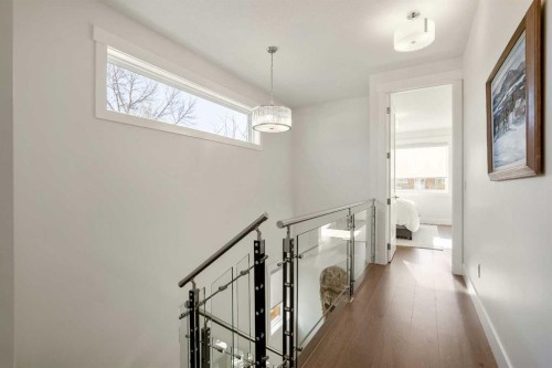 303 30 Avenue Ne, Calgary, AB - Indoor Photo Showing Other Room