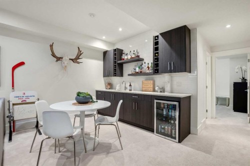303 30 Avenue Ne, Calgary, AB - Indoor Photo Showing Dining Room