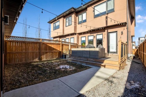 303 30 Avenue Ne, Calgary, AB - Outdoor