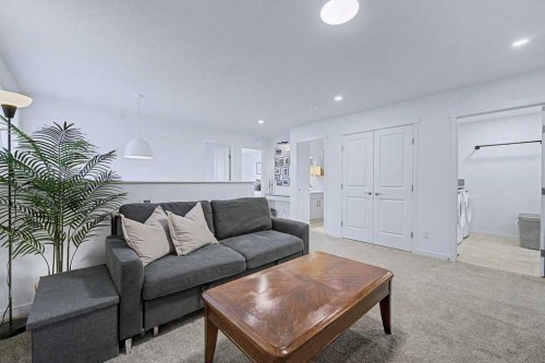 250 Hotchkiss Common Se, Calgary, AB - Indoor Photo Showing Living Room