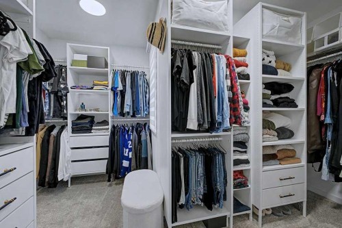 250 Hotchkiss Common Se, Calgary, AB - Indoor With Storage