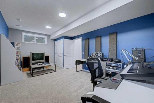 250 Hotchkiss Common Se, Calgary, AB - Indoor