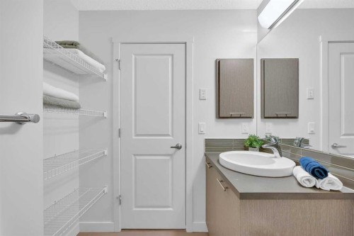 3115-175 Silverado Boulevard Sw, Calgary, AB - Indoor Photo Showing Bathroom