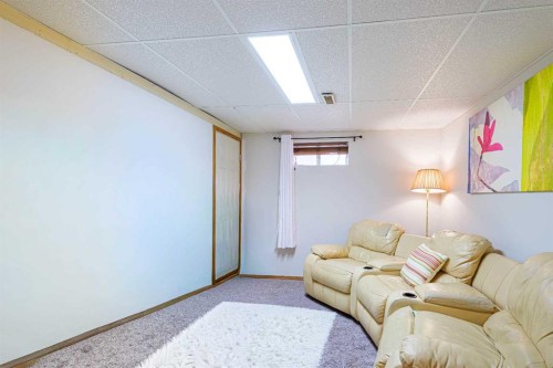 13 Mt. Aberdeen Manor Se, Calgary, AB - Indoor