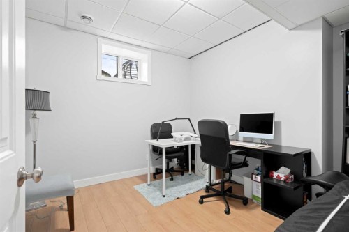 115 Mahogany Way Se, Calgary, AB - Indoor Photo Showing Office