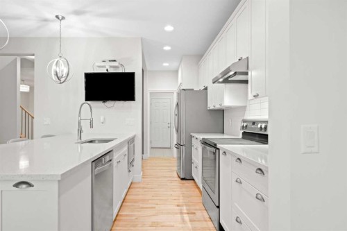 115 Mahogany Way Se, Calgary, AB - Indoor Photo Showing Kitchen With Upgraded Kitchen