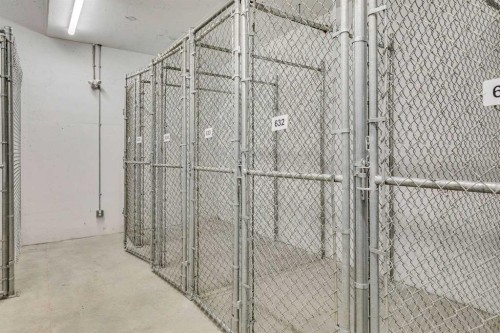 408-660 Shawnee Square Sw, Calgary, AB - Indoor Photo Showing Other Room