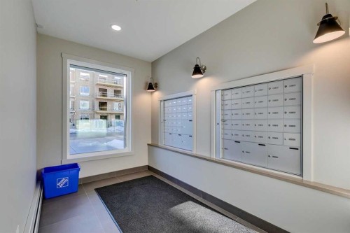408-660 Shawnee Square Sw, Calgary, AB - Indoor Photo Showing Other Room
