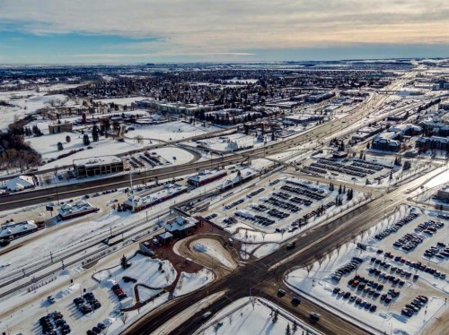 408-660 Shawnee Square Sw, Calgary, AB -  With View