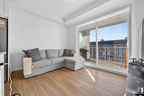 402-500 Auburn Meadows Common Se, Calgary, AB - Indoor Photo Showing Living Room