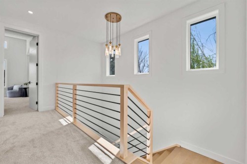 422 36 Avenue Nw, Calgary, AB - Indoor Photo Showing Other Room