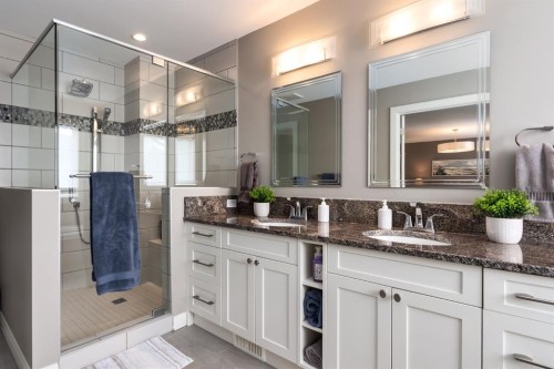 178 Mt Douglas Circle Se, Calgary, AB - Indoor Photo Showing Bathroom