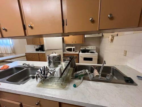 1009 1 Avenue, Wainwright, AB 